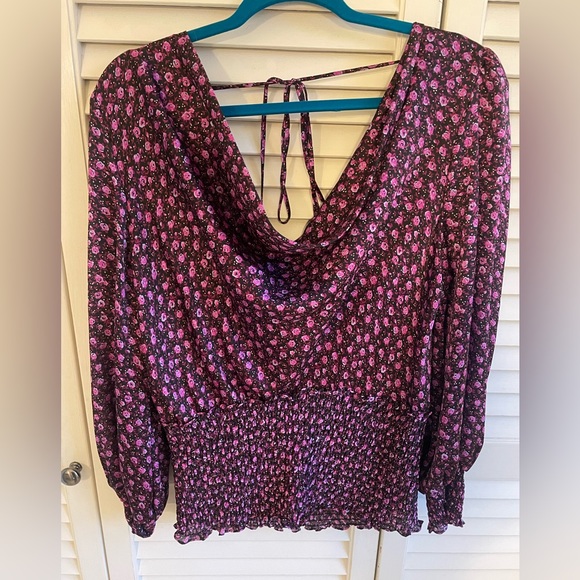 Leyden beautiful purple blouse size XL. Smocking at bottom - Picture 1 of 3